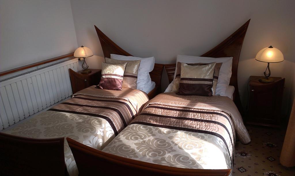 Hotel Bristol Tarnów Δωμάτιο φωτογραφία
